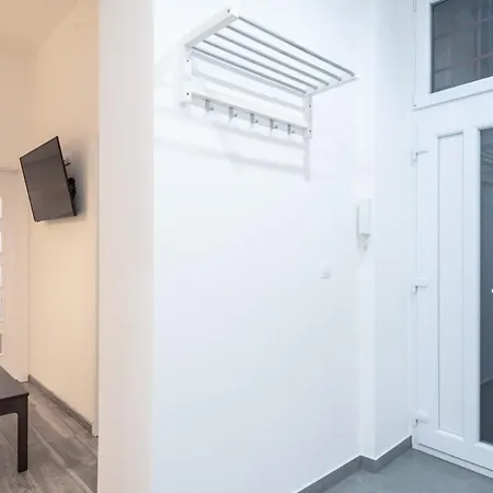 Apartman Huge Aparment In The Center With Air Conditioning *
