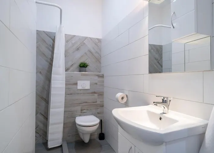 דירה Huge Aparment In The Center With Air Conditioning
