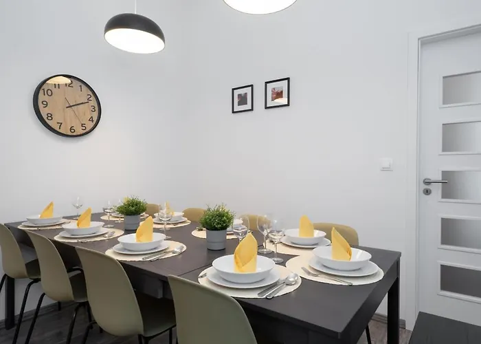Huge Aparment In The Center With Air Conditioning