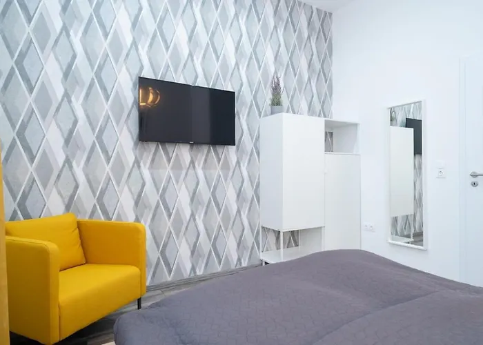 Huge Aparment In The Center With Air Conditioning *
