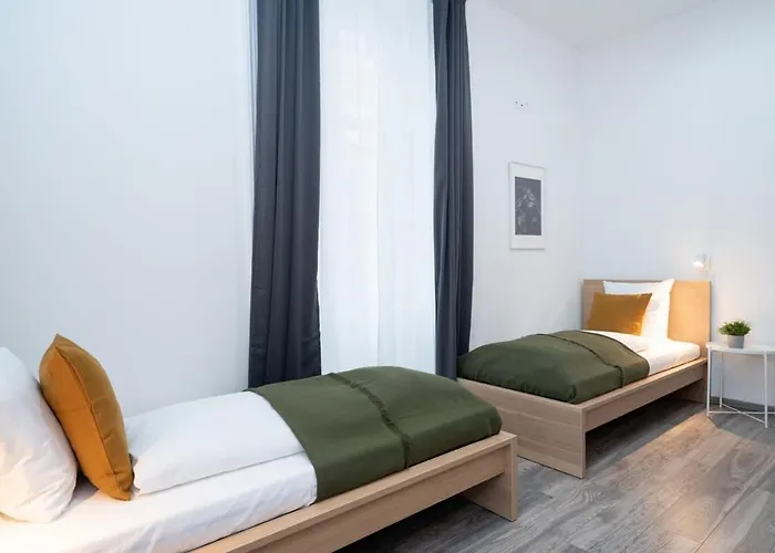 Huge Aparment In The Center With Air Conditioning *