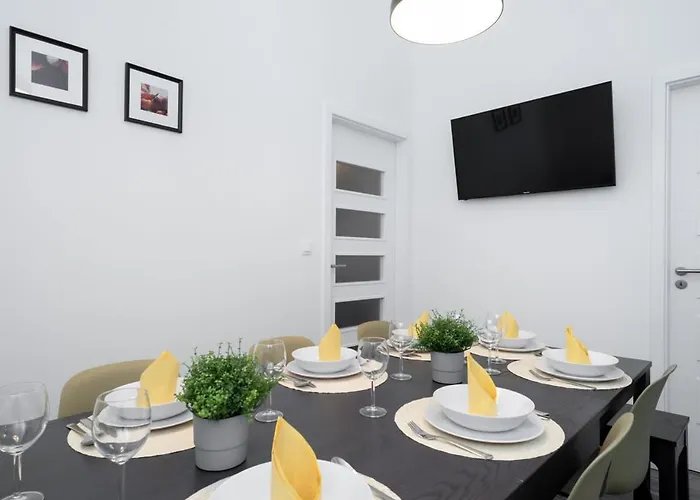 Huge Aparment In The Center With Air Conditioning דירה בודפשט